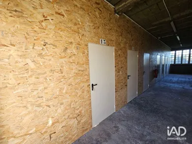 Commercial walls in SAINT-AUBIN-DU-CORMIER (35140)