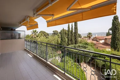 Apartment in SANARY-SUR-MER (83110)