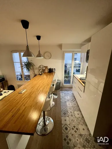 Apartment in PARIS (75010)