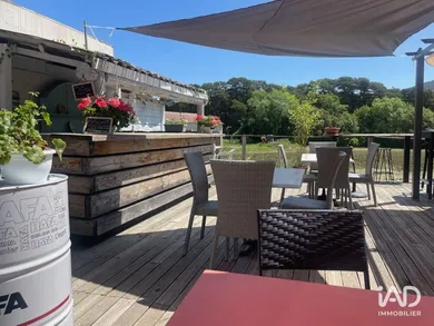 Commercial in LA MARTRE (83840)