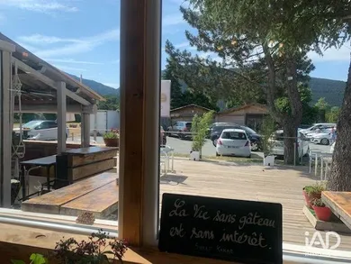 Commercial in LA MARTRE (83840)