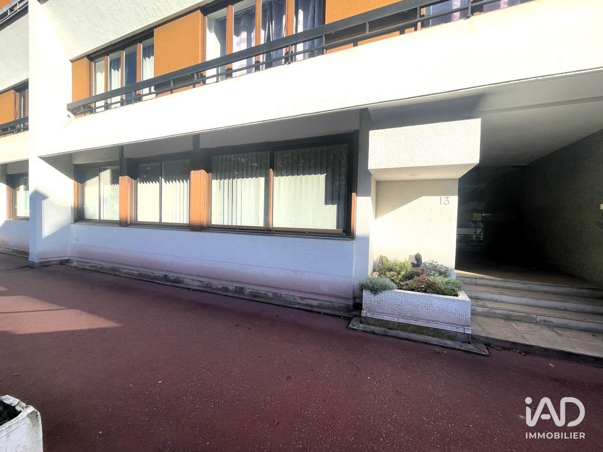 Bureaux de 80 m² à LA CELLE-SAINT-CLOUD (78170)
