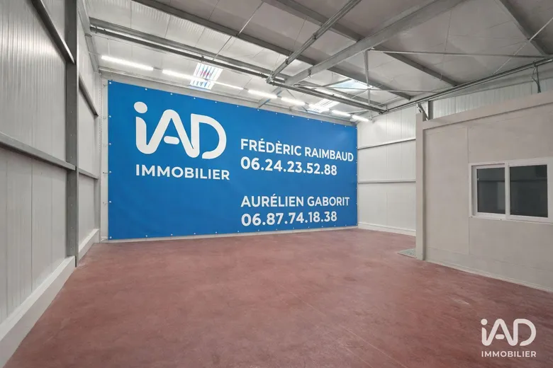 Local commercial 200 m² · à Haute-Goulaine · 200 m² · 1 550 €/mois