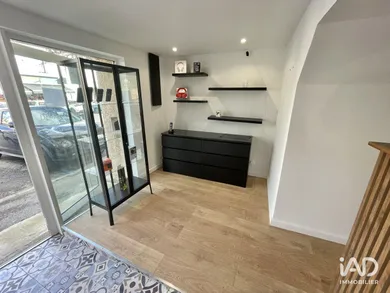 Commercial in MARGUERITTES (30320)