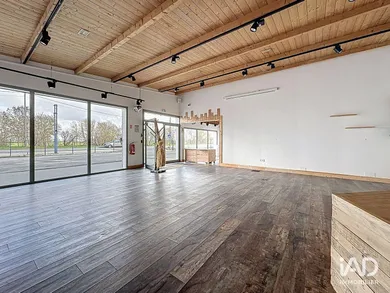 Commercial in CHARRON (17230)
