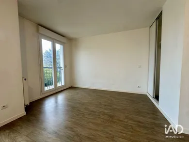 Apartment in VILLECRESNES (94440)