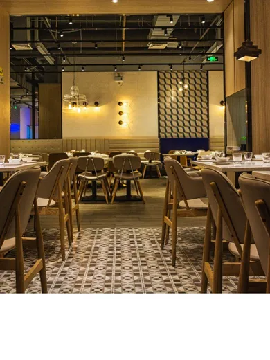 Restaurant à VERSAILLES (78000)