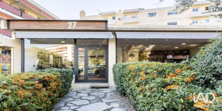 Local commercial 50 m² · à Antibes · 50 m² · 140 000 €