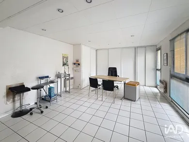 Commercial in LAMBALLE (22400)