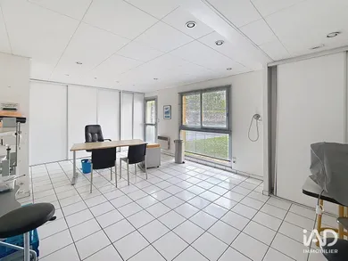 Commercial in LAMBALLE (22400)