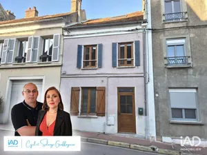 Building in VILLENEUVE-LA-GUYARD (89340)