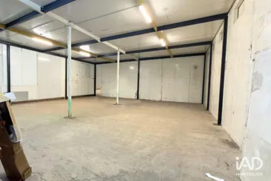 Boutique/Local commercial à MAREUIL-LÈS-MEAUX (77100)