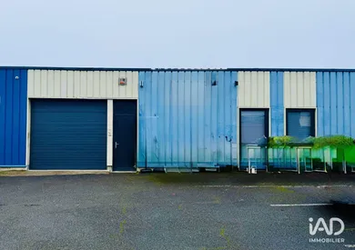 Commercial walls in VAUX-LE-PÉNIL (77000)