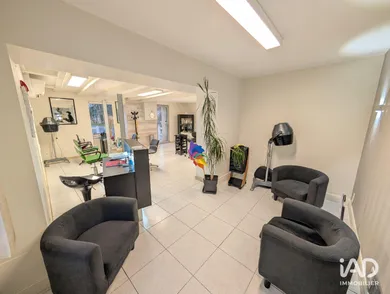 Commercial in PERSAC (86320)