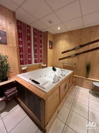 Boutique/Local commercial à MONT-DORE (63240)