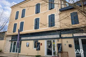 Hotel restaurant in SAINT-AIGULIN (17360)