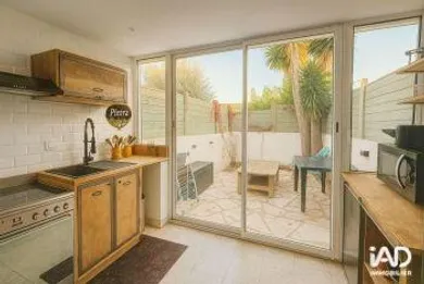 Appartement à SANARY-SUR-MER (83110)