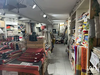 Commercial in SAINT-RÉMY-DE-PROVENCE (13210)