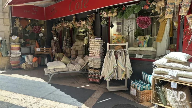 Local commercial 90 m² · à Apt · 90 m² · 60 000 €