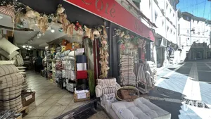 Boutique/Local commercial à APT (84400)