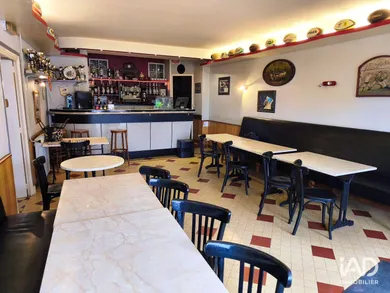 Commercial in SAINT-GERMAIN-LEMBRON (63340)