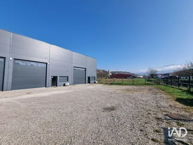 Business asset in VOUREY (38210)