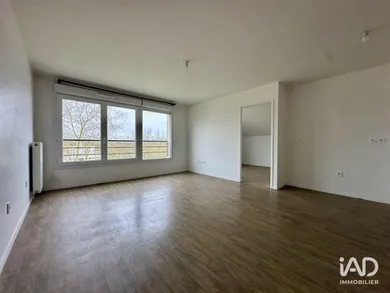 Apartment in SAVIGNY-LE-TEMPLE (77176)