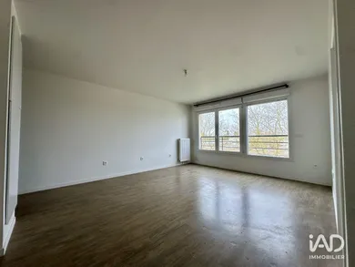 Apartment in SAVIGNY-LE-TEMPLE (77176)