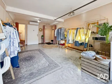 Boutique/Local commercial à SAINT-MAXIMIN-LA-SAINTE-BAUME (83470)