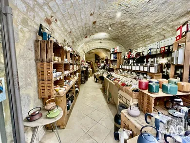 Commercial in SOMMIÈRES (30250)