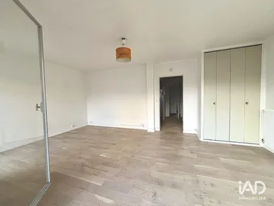 Apartment in CHATOU (78400)