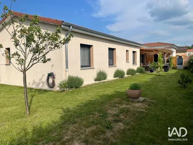 House in COMMELLE-VERNAY (42120)