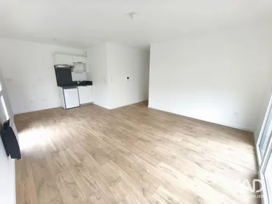 Apartment in LAVAL (53000)