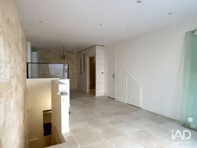 Commercial walls in BORDEAUX (33000)