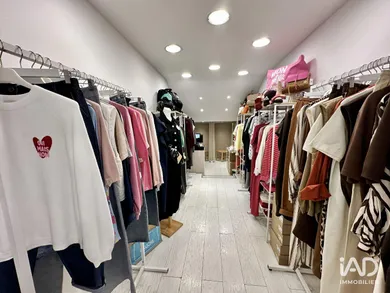 Commercial in SANARY-SUR-MER (83110)