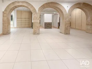 Commercial in PERTUIS (84120)