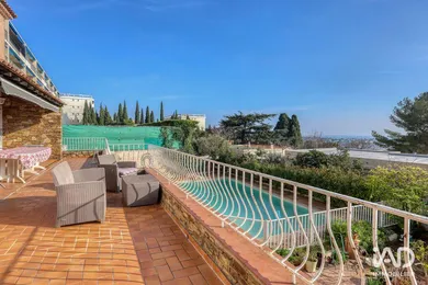 House in TOULON (83000)
