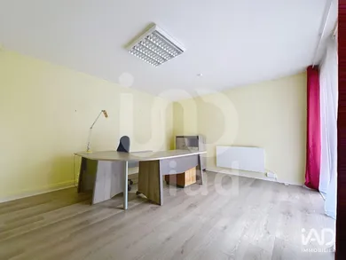 Bureaux à VAUX-LE-PÉNIL (77000)