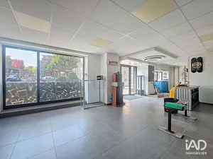 Boutique/Local commercial à LA ROCHE-SUR-FORON (74800)