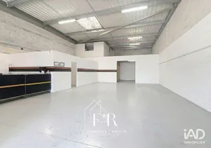 Local d’activité à ENTRAIGUES-SUR-LA-SORGUE (84320)