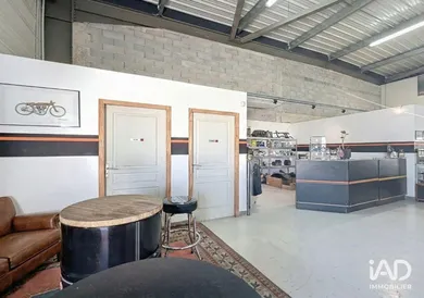 Business asset in ENTRAIGUES-SUR-LA-SORGUE (84320)