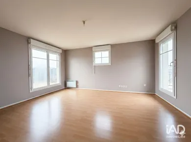 Apartment in SAVIGNY-LE-TEMPLE (77176)