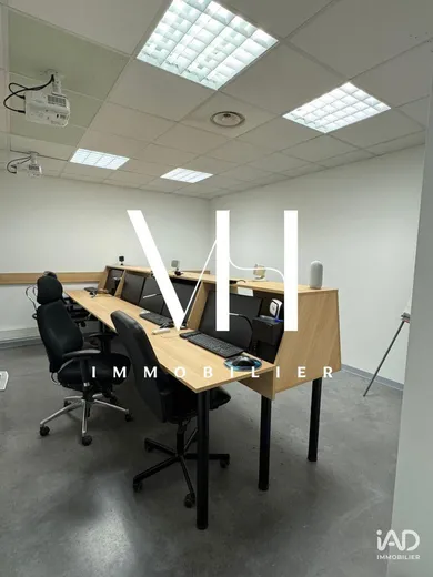 Office in LA GARDE (83130)