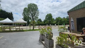 Commercial walls in MÉRIGNIES (59710)