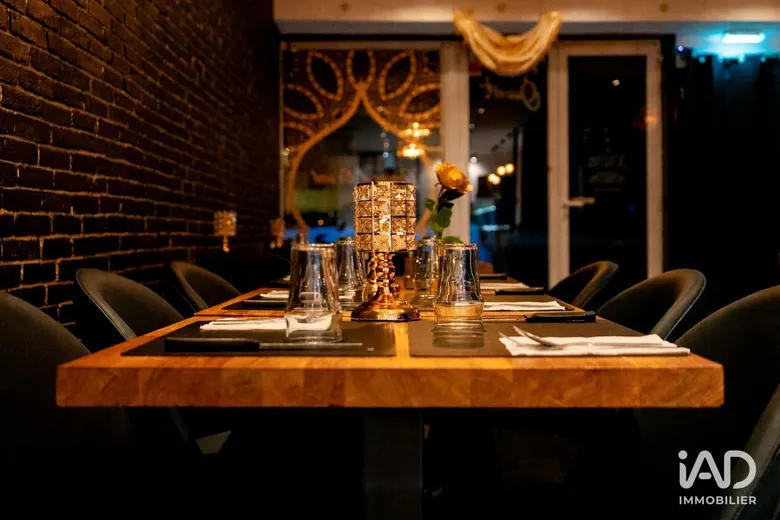 Restaurant à LA MOUTONNE (83260) · 140 m² · 105 000 €
