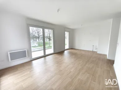 Appartement à L'HUISSERIE (53970)
