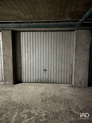 Parking in NEMOURS (77140)