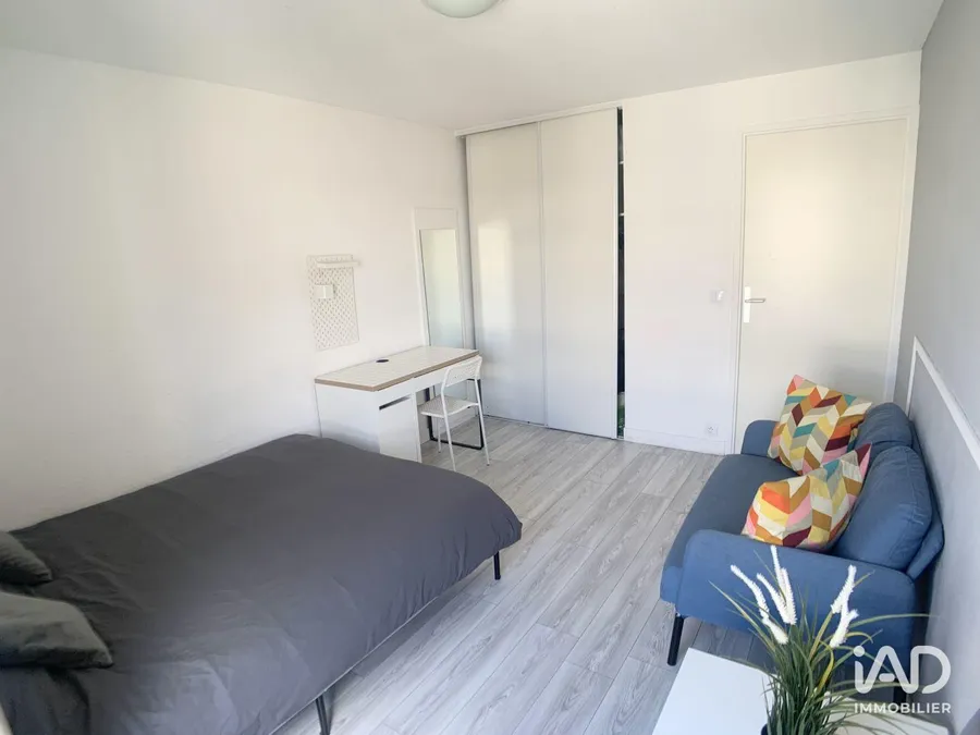 Appartement à COURBEVOIE (92400) photo 3