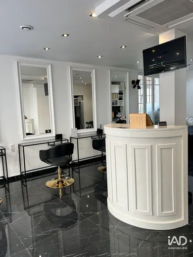 Commercial in SURESNES (92150)