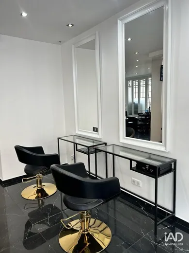 Commercial in SURESNES (92150)